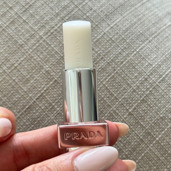 Prada Light Glowing Lip Oil Stick  U014 - Picture 3 of 4